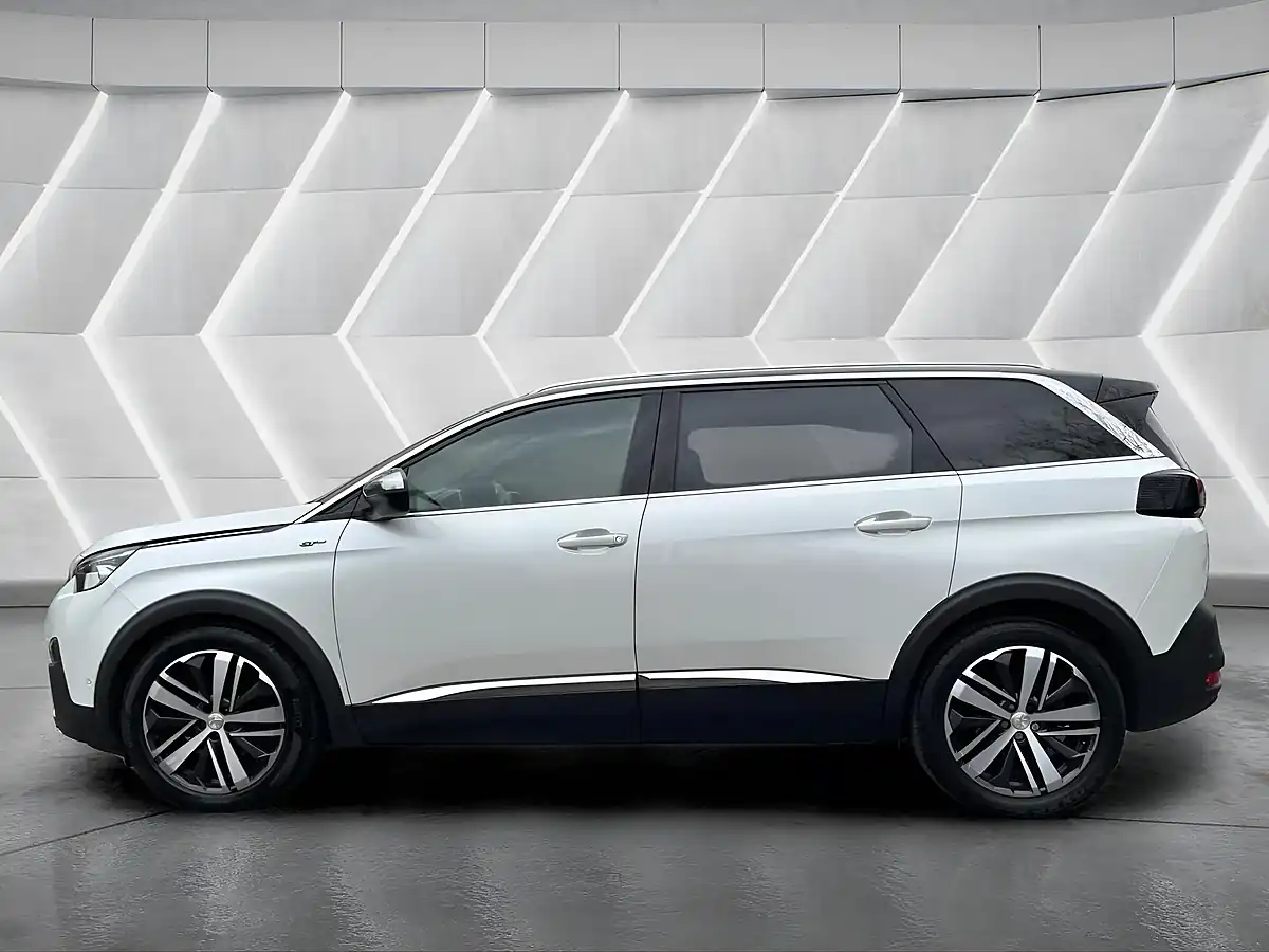 Used 2018 Peugeot 5008 GT White - Interior and Exterior details 6