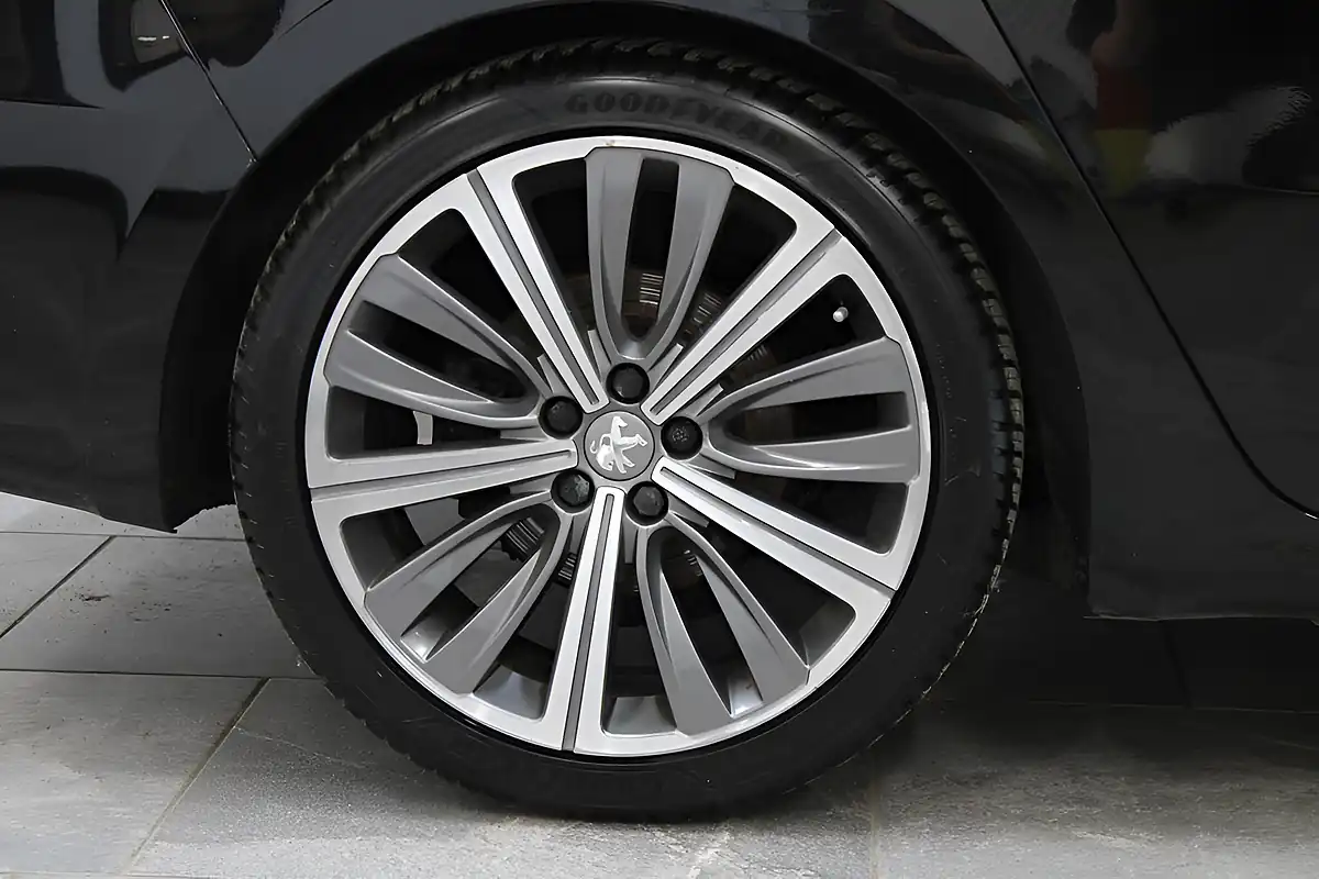 Used 2018 Peugeot 508 Sw GT Black - Interior and Exterior details 16