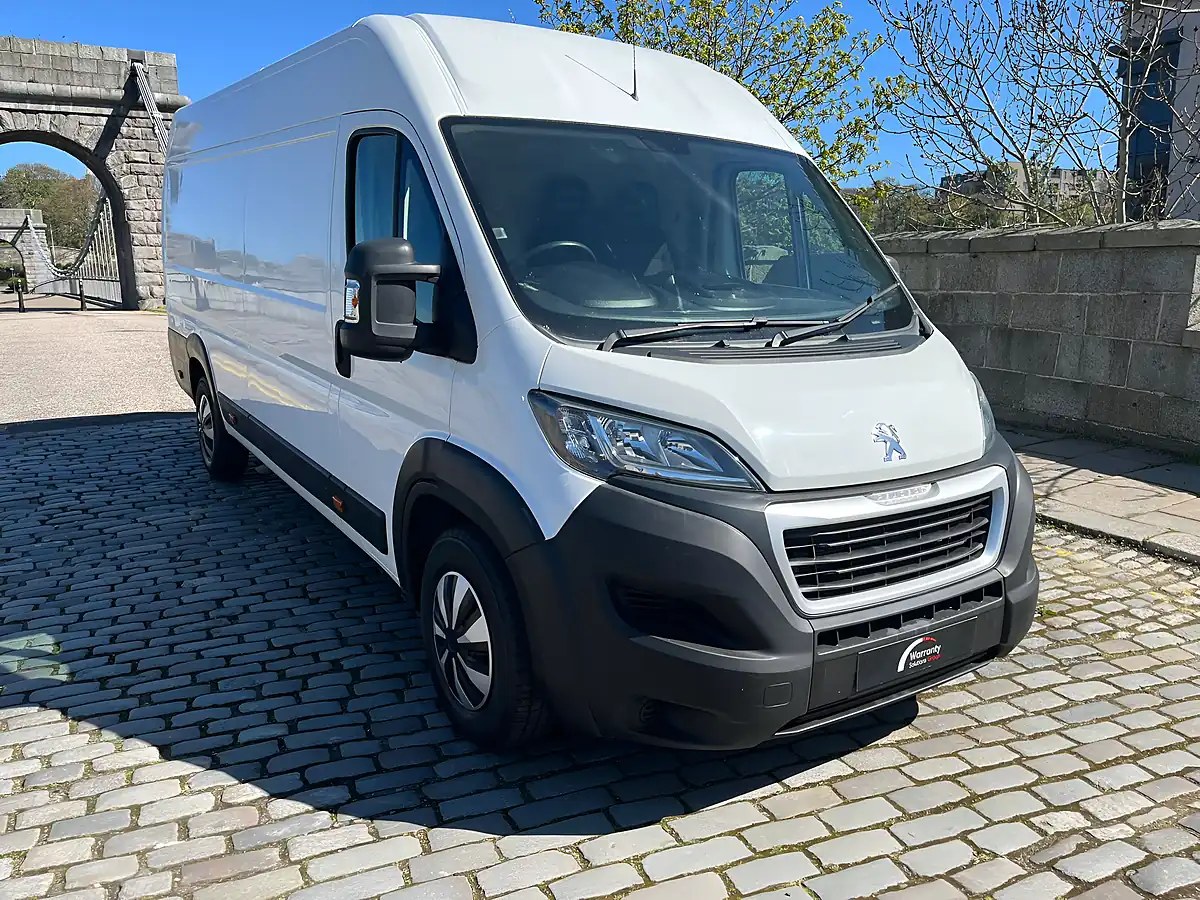 Used 2018 Peugeot Boxer 435 Professional White - Interior and Exterior details 14