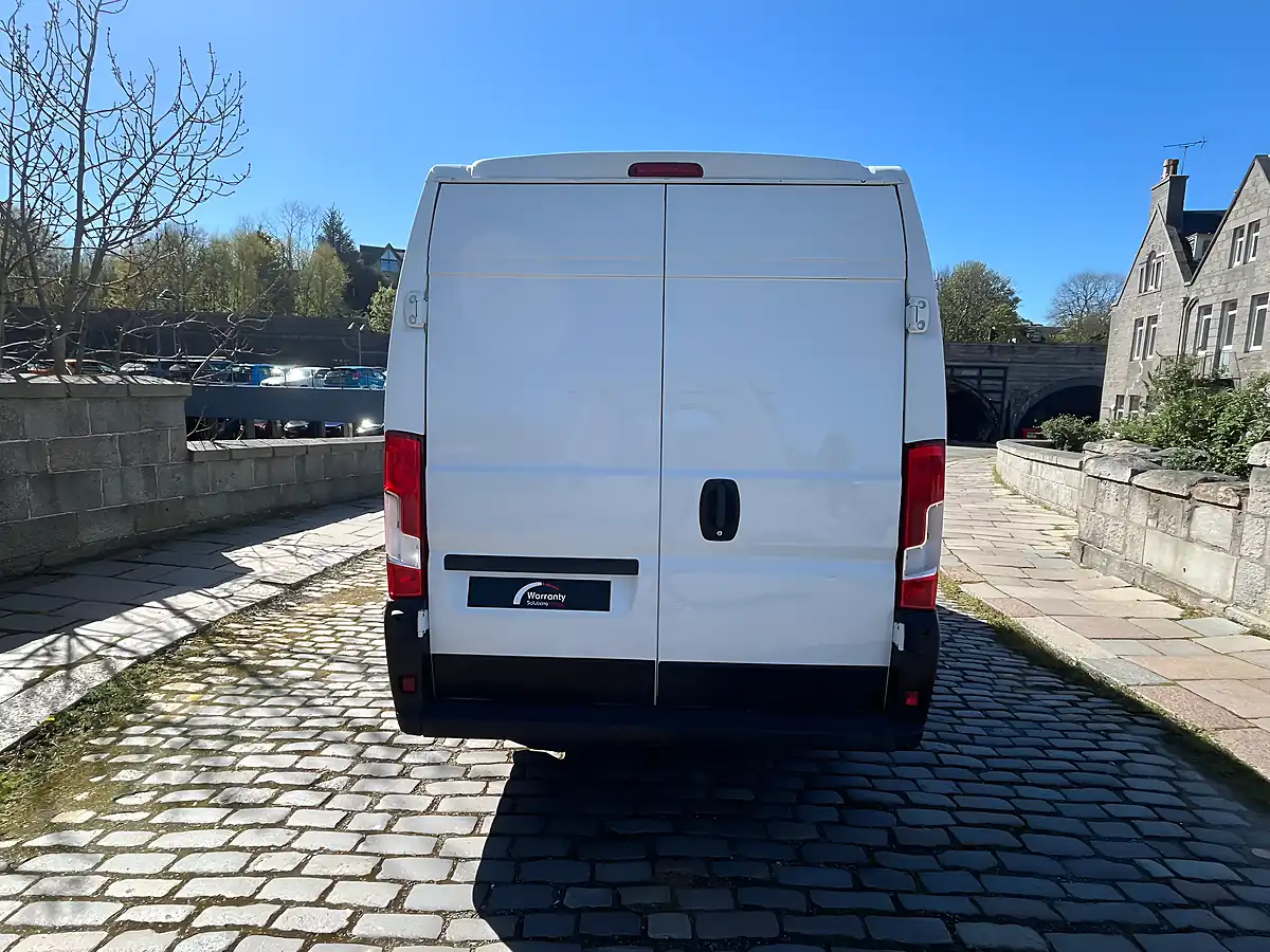 Used 2018 Peugeot Boxer 435 Professional White - Interior and Exterior details 18