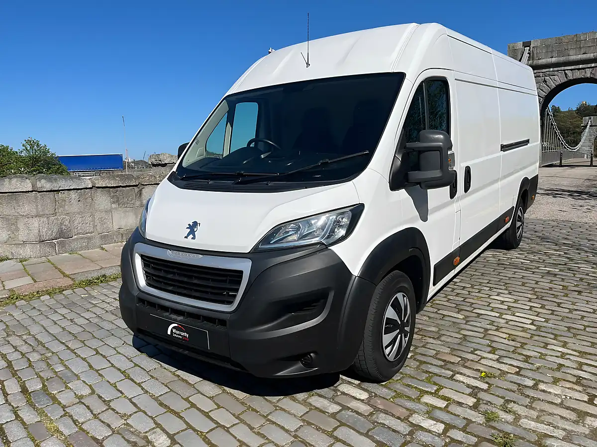 Used 2018 Peugeot Boxer 435 Professional White - Interior and Exterior details 5