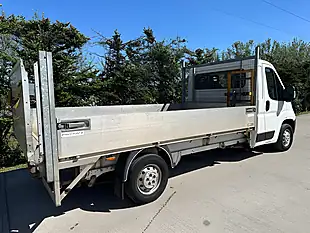 Used 2018 Peugeot Boxer Dropside Taillift White - Interior and Exterior details 6