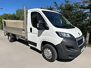 Used 2018 Peugeot Boxer Dropside Taillift White - Interior and Exterior details 9