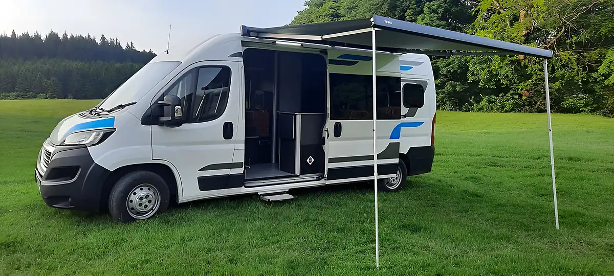 Used 2018 Peugeot Boxer Professional White - Interior and Exterior details 10