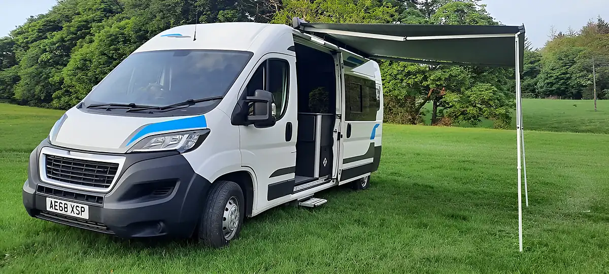 Used 2018 Peugeot Boxer Professional White - Interior and Exterior details 11