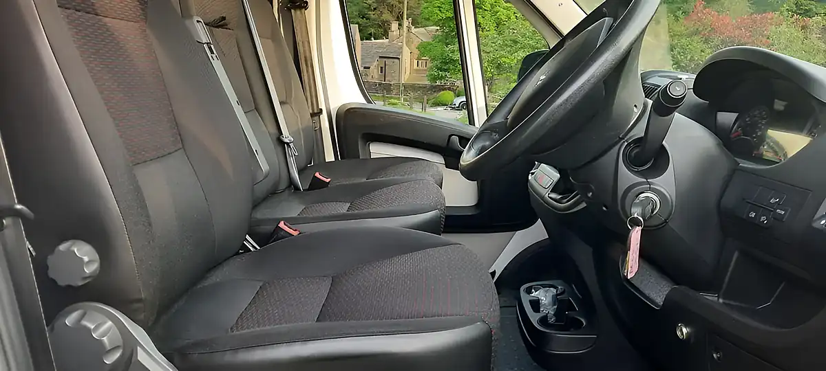 Used 2018 Peugeot Boxer Professional White - Interior and Exterior details 17