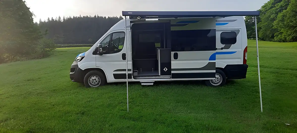 Used 2018 Peugeot Boxer Professional White - Interior and Exterior details 9