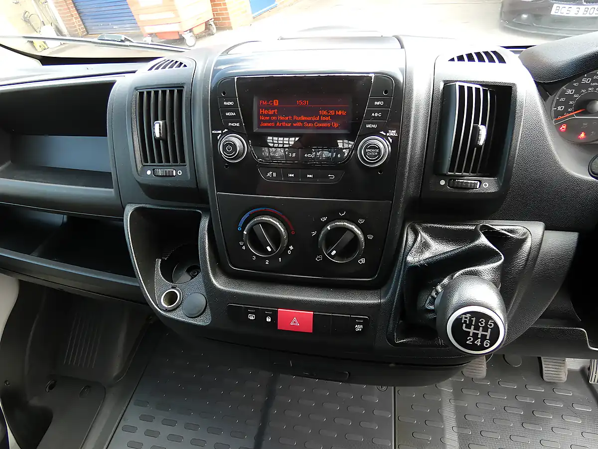 Used 2018 Peugeot Boxer Single Cab 3.6M Tipper Alpine White - Interior and Exterior details 7