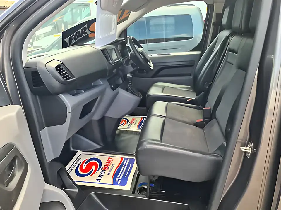 Used 2018 Peugeot Expert Pro Longwheelbase - Interior and Exterior details 11