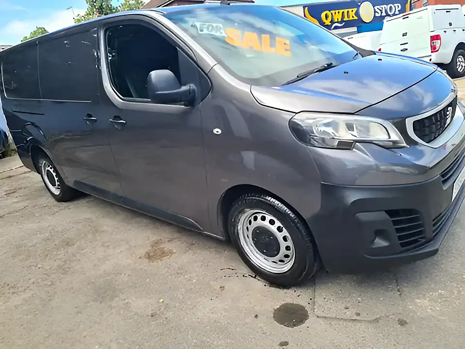 Used 2018 Peugeot Expert Pro Longwheelbase - Interior and Exterior details 12