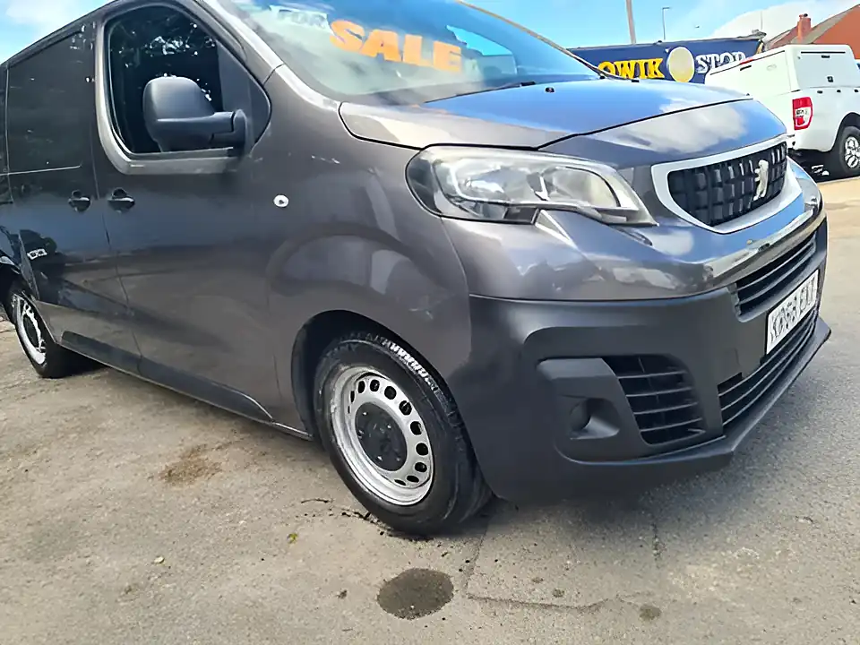 Used 2018 Peugeot Expert Pro Longwheelbase - Interior and Exterior details 18