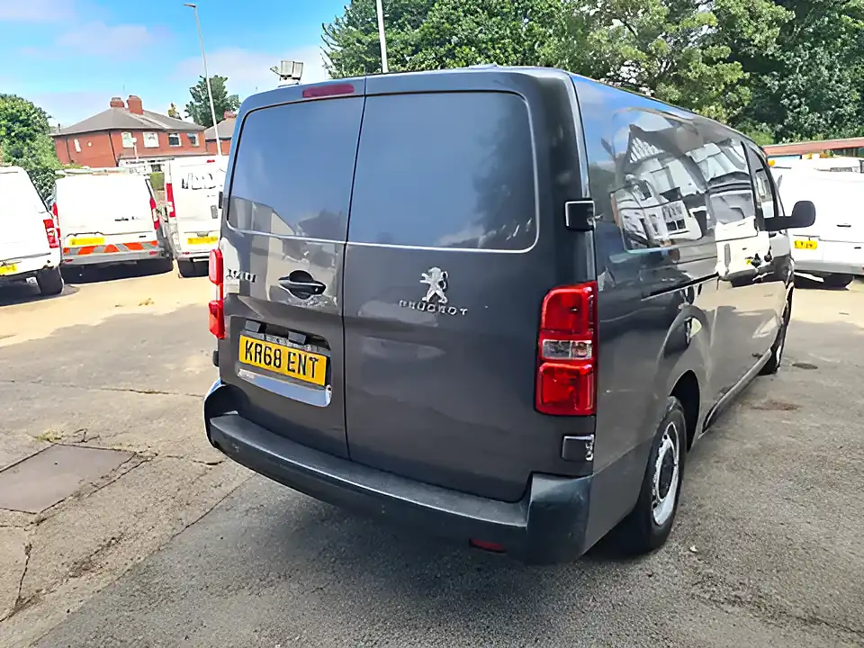 Used 2018 Peugeot Expert Pro Longwheelbase - Interior and Exterior details 20