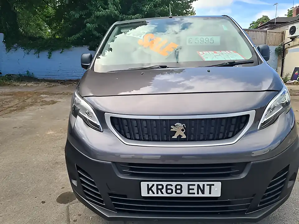 Used 2018 Peugeot Expert Pro Longwheelbase - Interior and Exterior details 6
