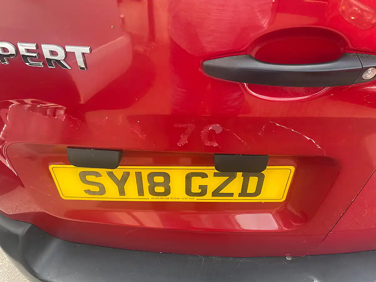 Used 2018 Peugeot Expert Professional Standard Flame Red - Interior and Exterior details 18