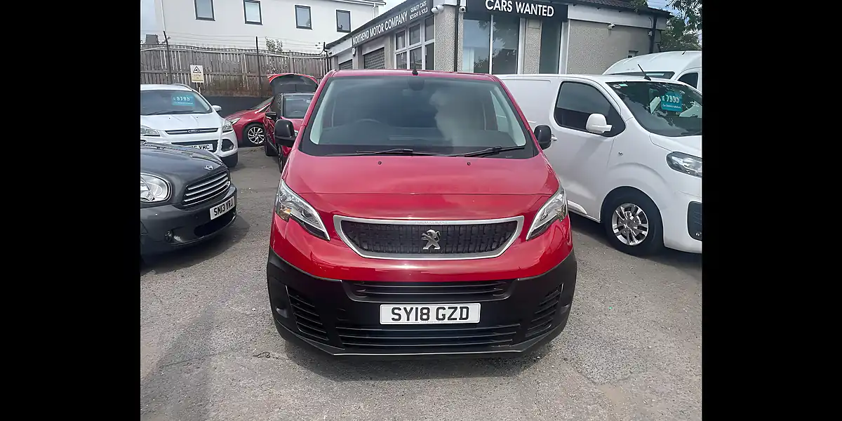 Used 2018 Peugeot Expert Professional Standard Flame Red - Interior and Exterior details 2