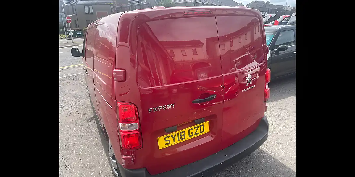Used 2018 Peugeot Expert Professional Standard Flame Red - Interior and Exterior details 6