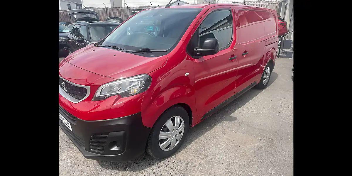 Used 2018 Peugeot Expert Professional Standard Flame Red - Interior and Exterior details 7