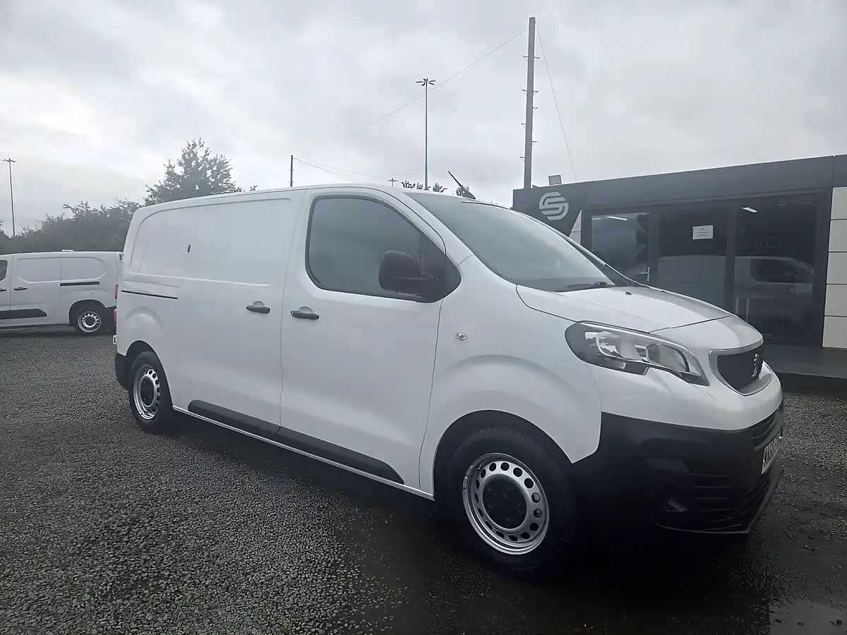 Used 2018 Peugeot Expert S Standard White - Front View