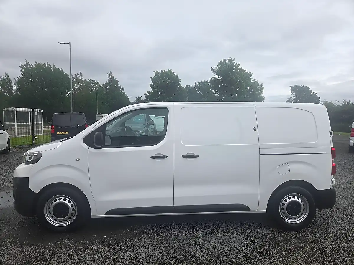 Used 2018 Peugeot Expert S Standard White - Interior and Exterior details 10