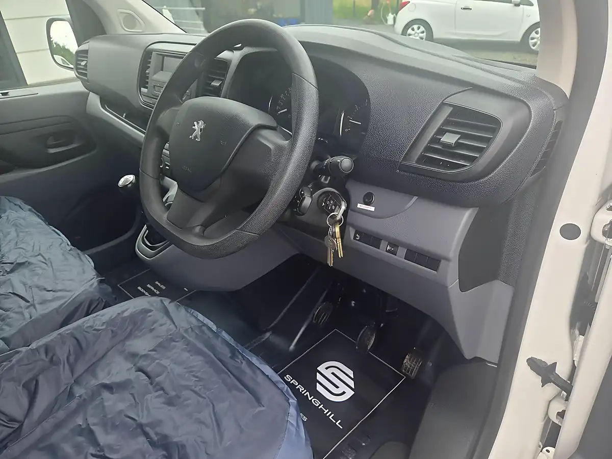 Used 2018 Peugeot Expert S Standard White - Interior and Exterior details 15