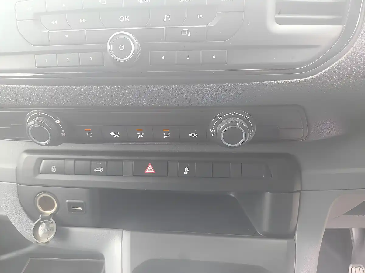 Used 2018 Peugeot Expert S Standard White - Interior and Exterior details 18