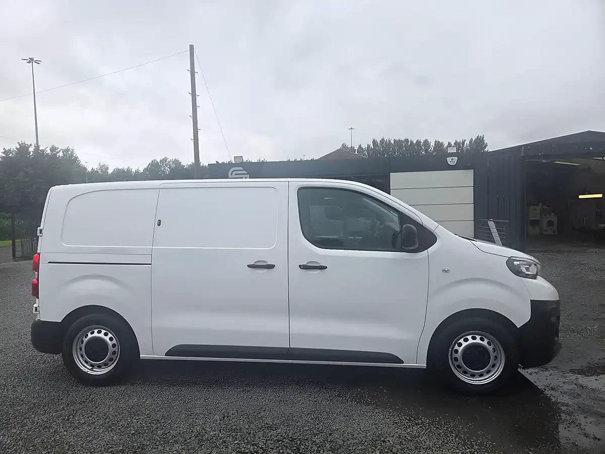 Used 2018 Peugeot Expert S Standard White - Interior and Exterior details 3