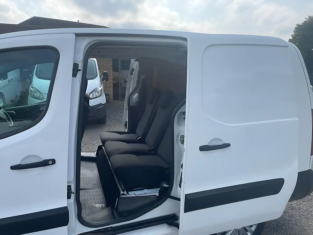 Used 2018 Peugeot Partner 744 S White - Interior and Exterior details 11