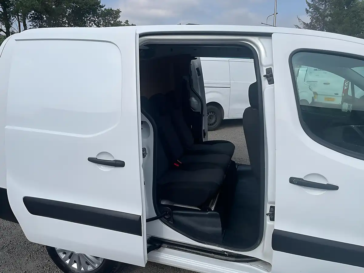 Used 2018 Peugeot Partner 744 S White - Interior and Exterior details 12