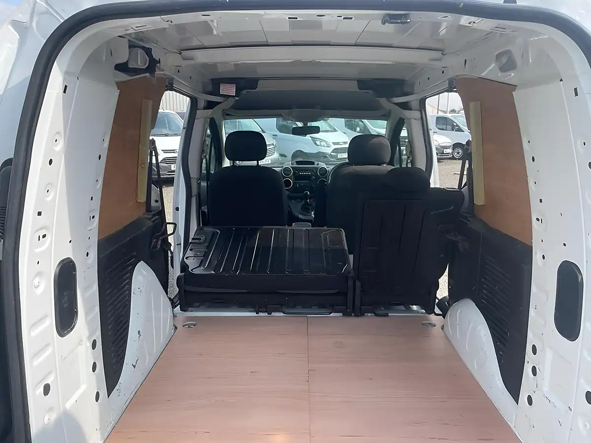 Used 2018 Peugeot Partner 744 S White - Interior and Exterior details 13