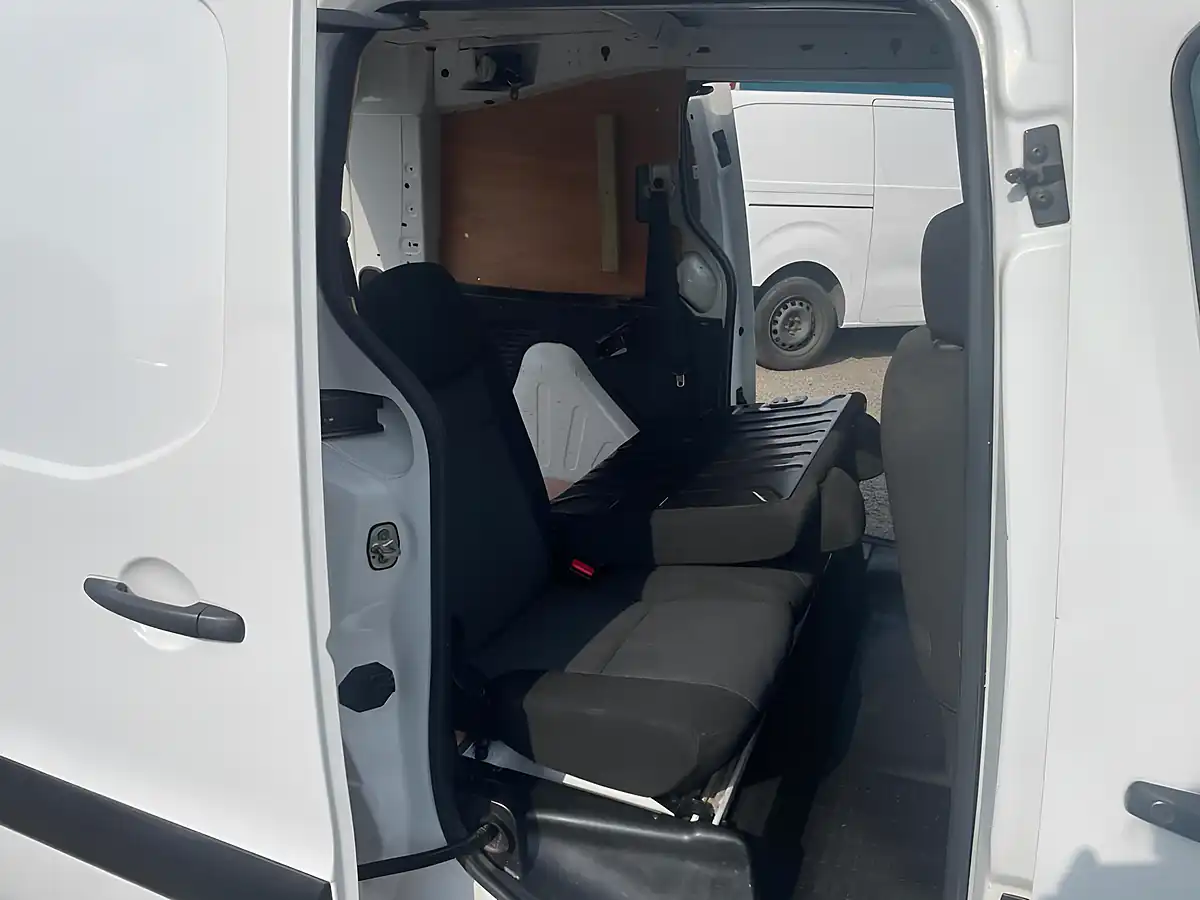 Used 2018 Peugeot Partner 744 S White - Interior and Exterior details 14