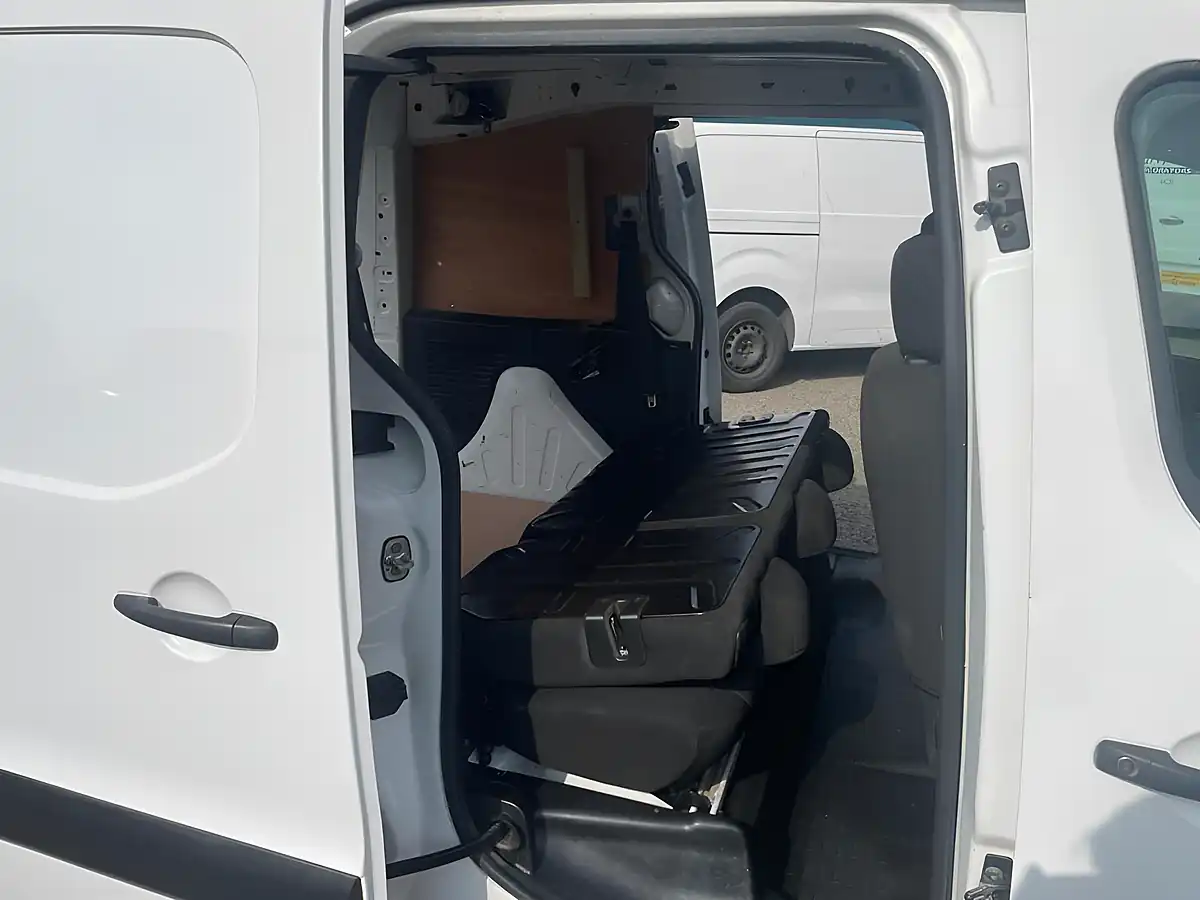 Used 2018 Peugeot Partner 744 S White - Interior and Exterior details 15