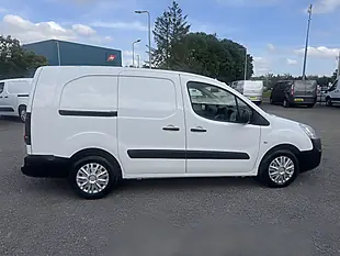 Used 2018 Peugeot Partner 744 S White - Interior and Exterior details 4