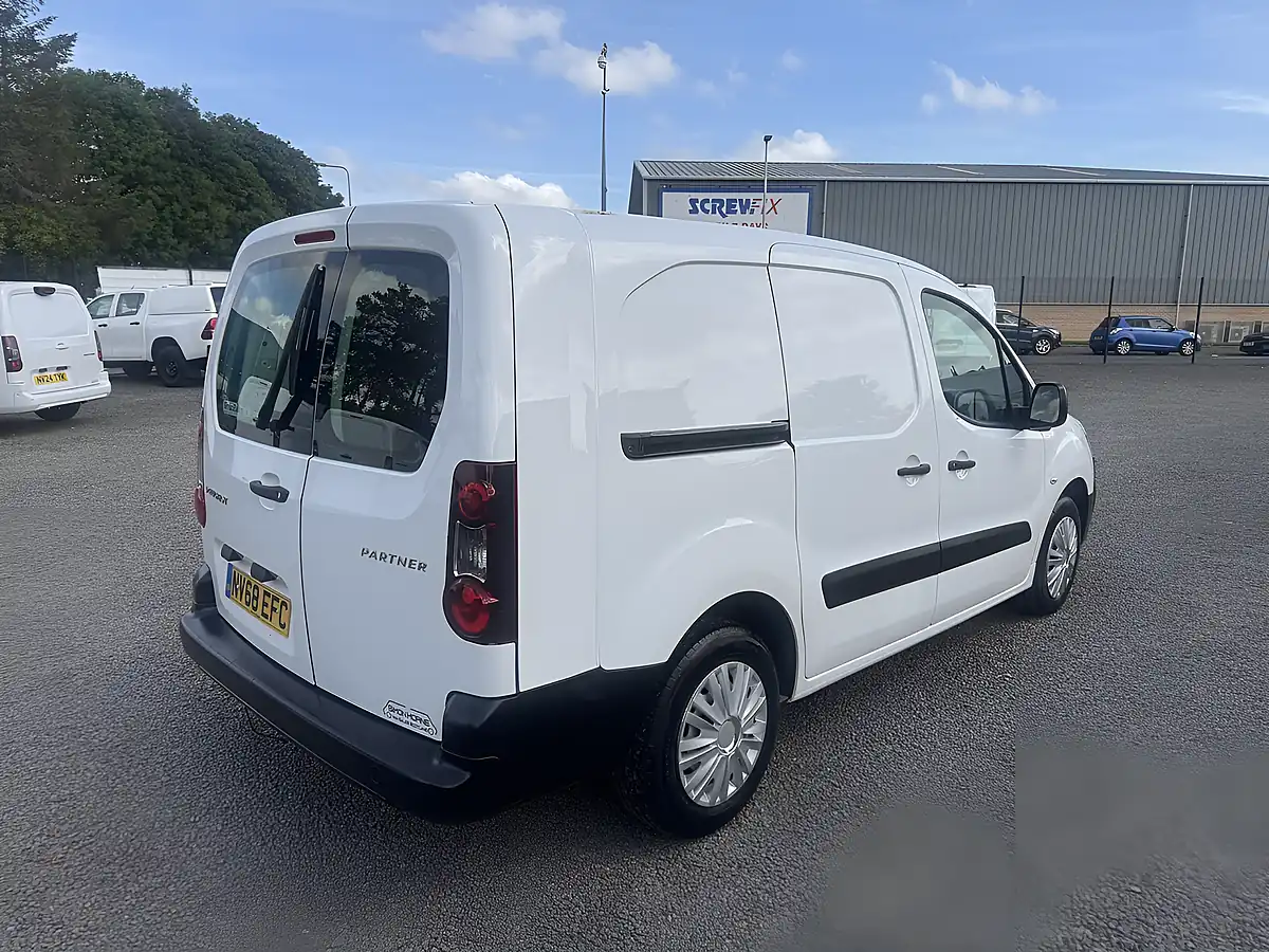 Used 2018 Peugeot Partner 744 S White - Interior and Exterior details 5