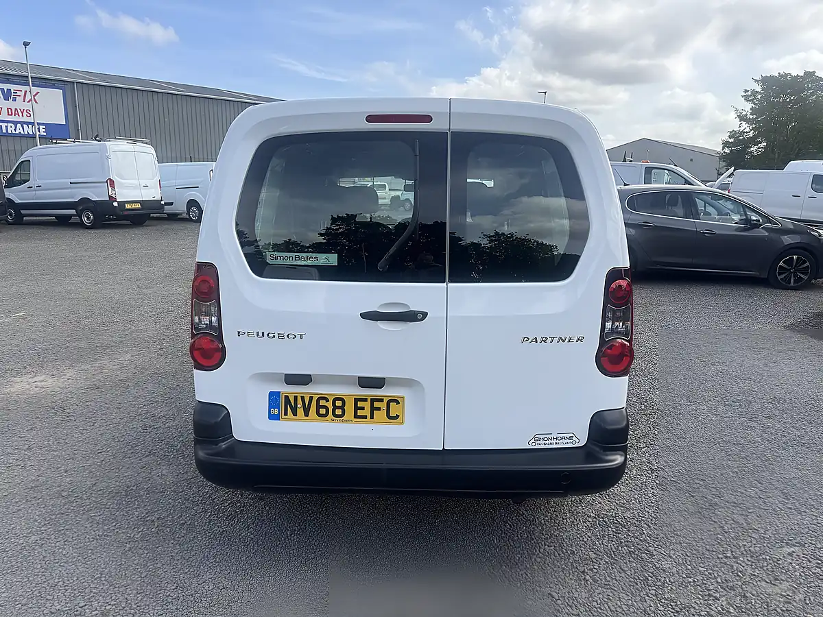 Used 2018 Peugeot Partner 744 S White - Interior and Exterior details 6