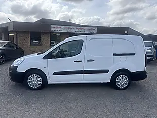 Used 2018 Peugeot Partner 744 S White - Interior and Exterior details 8