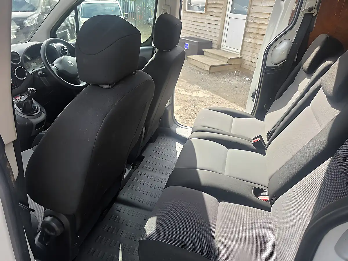 Used 2018 Peugeot Partner 744 S White - Interior and Exterior details 13