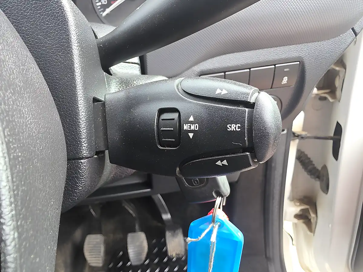 Used 2018 Peugeot Partner 744 S White - Interior and Exterior details 18