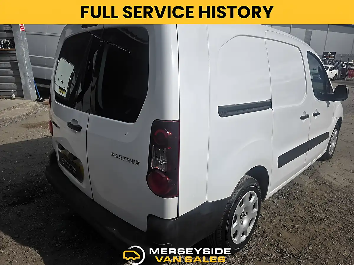 Used 2018 Peugeot Partner 744 S White - Interior and Exterior details 2