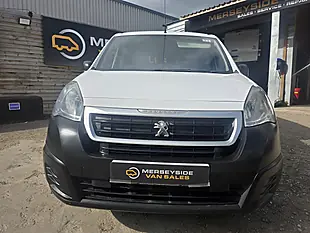 Used 2018 Peugeot Partner 744 S White - Interior and Exterior details 6
