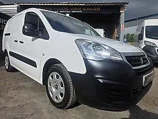 Used 2018 Peugeot Partner 744 S White - Interior and Exterior details 7
