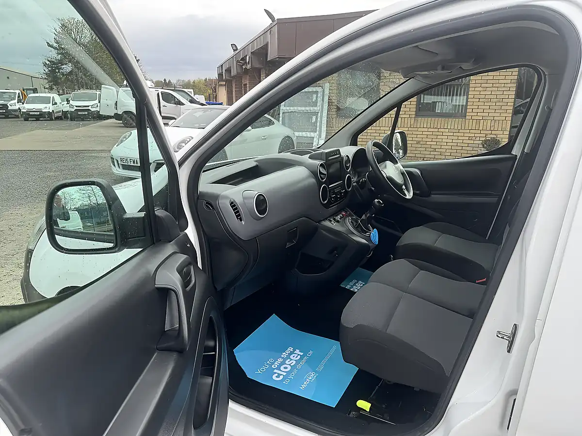 Used 2018 Peugeot Partner 854 Professional - Interior and Exterior details 11