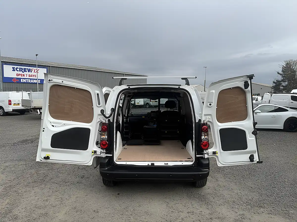 Used 2018 Peugeot Partner 854 Professional - Interior and Exterior details 15