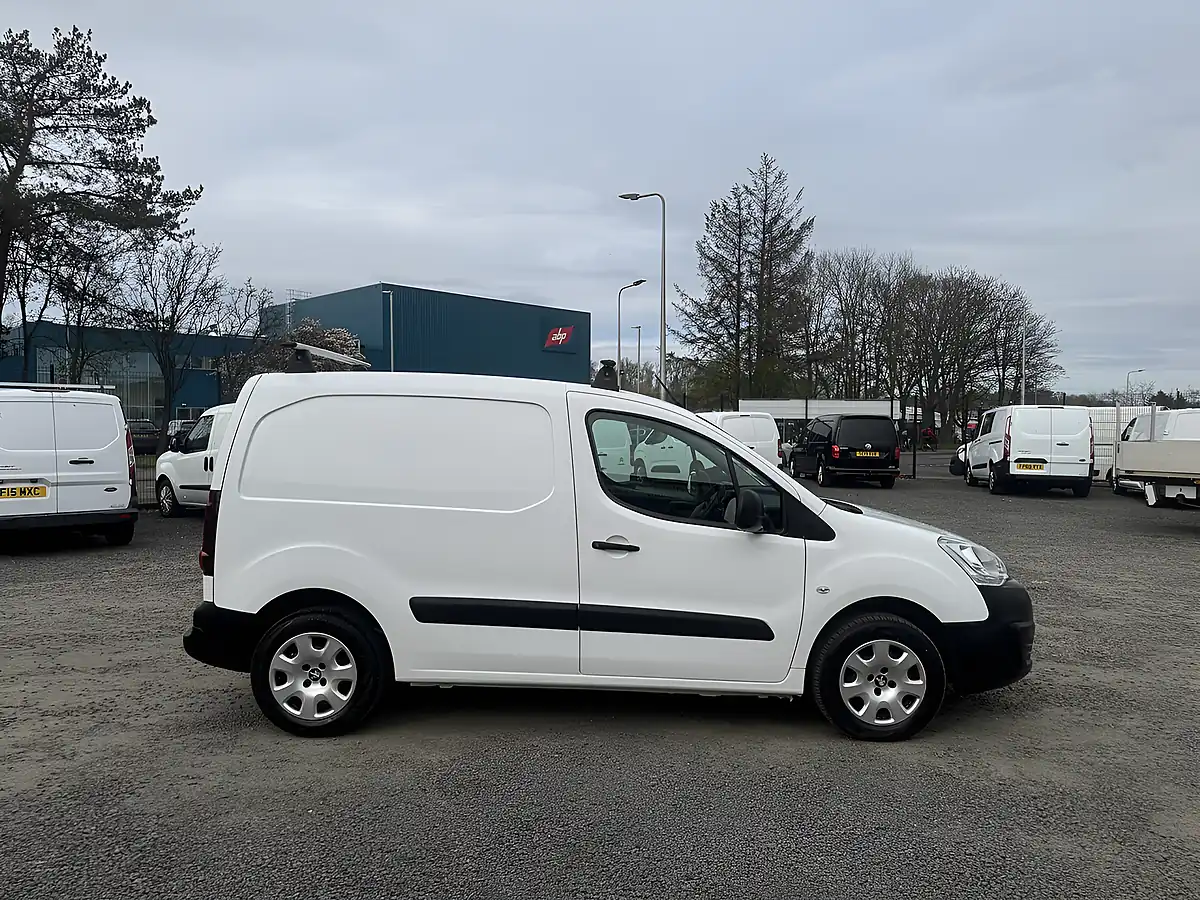 Used 2018 Peugeot Partner 854 Professional - Interior and Exterior details 5