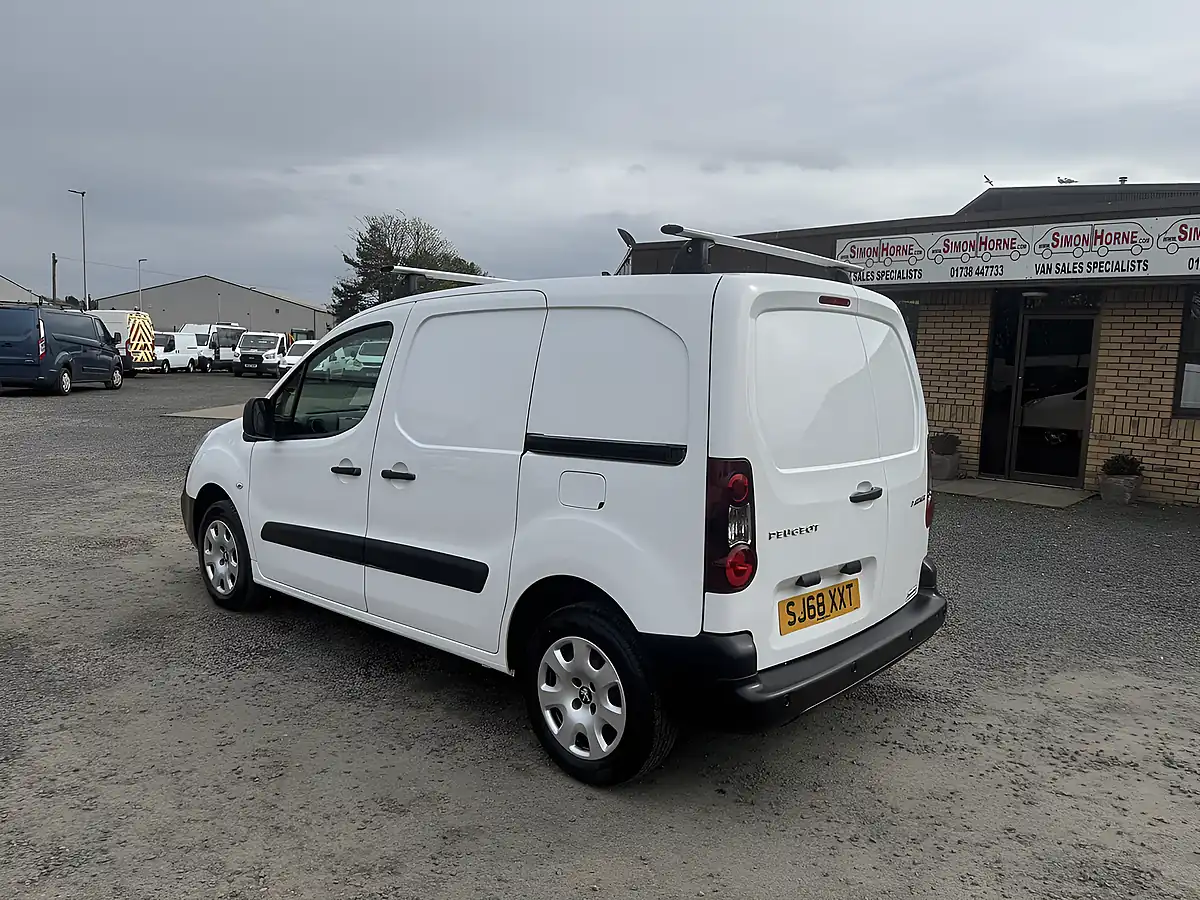 Used 2018 Peugeot Partner 854 Professional - Interior and Exterior details 8