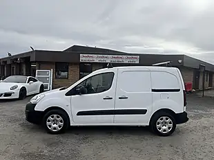 Used 2018 Peugeot Partner 854 Professional - Interior and Exterior details 9
