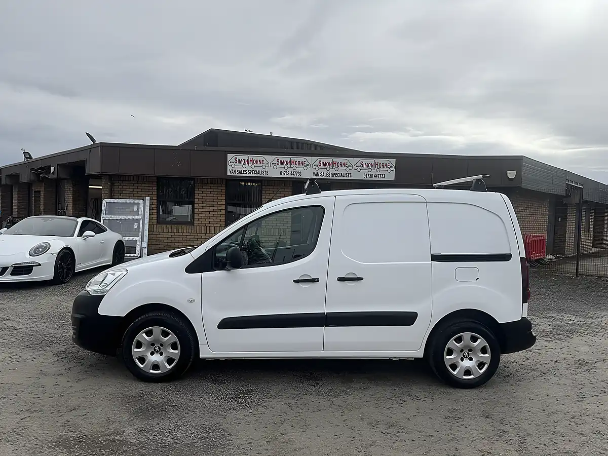 Used 2018 Peugeot Partner 854 Professional - Interior and Exterior details 9