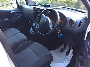 Used 2018 Peugeot Partner 854 Se White - Interior and Exterior details 11