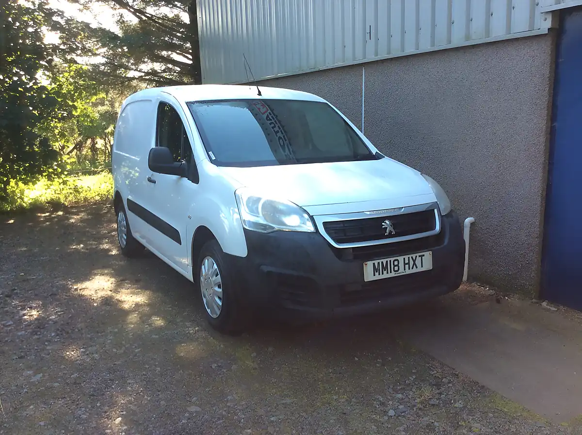 Used 2018 Peugeot Partner 854 Se White - Interior and Exterior details 2