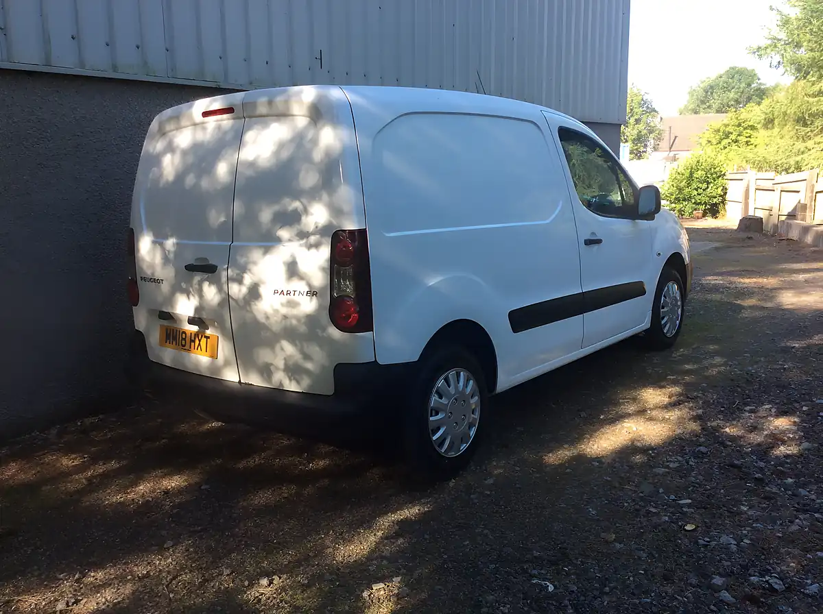 Used 2018 Peugeot Partner 854 Se White - Interior and Exterior details 3