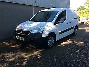 Used 2018 Peugeot Partner 854 Se White - Interior and Exterior details 5